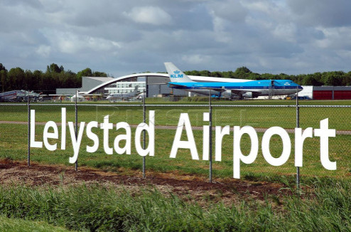 Uitstel van opening luchthaven Lelystad nodig